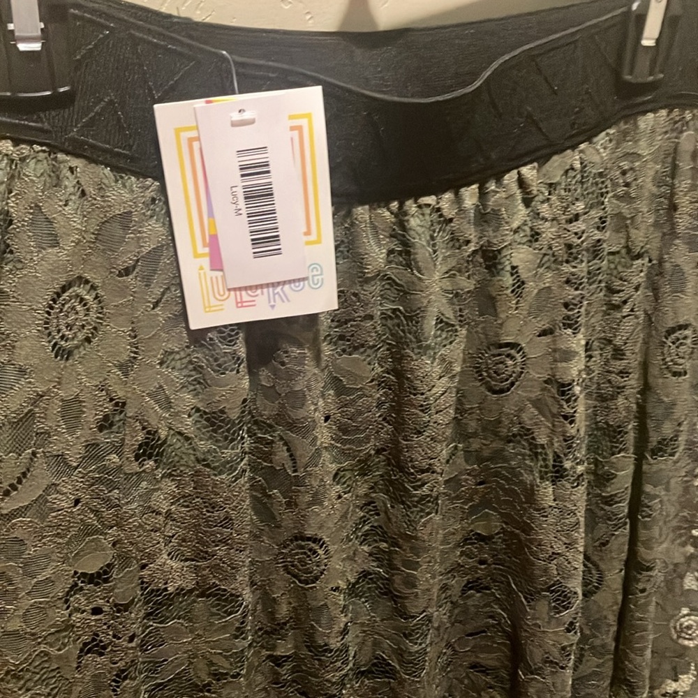 NWT LuLuRoe Lucy Size M Pull On Long Lace Skirt Fully Lined  Olive/Forest Green - Picture 4 of 5